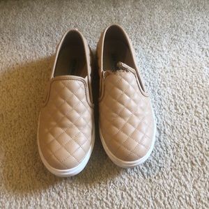 steve madden slip ons